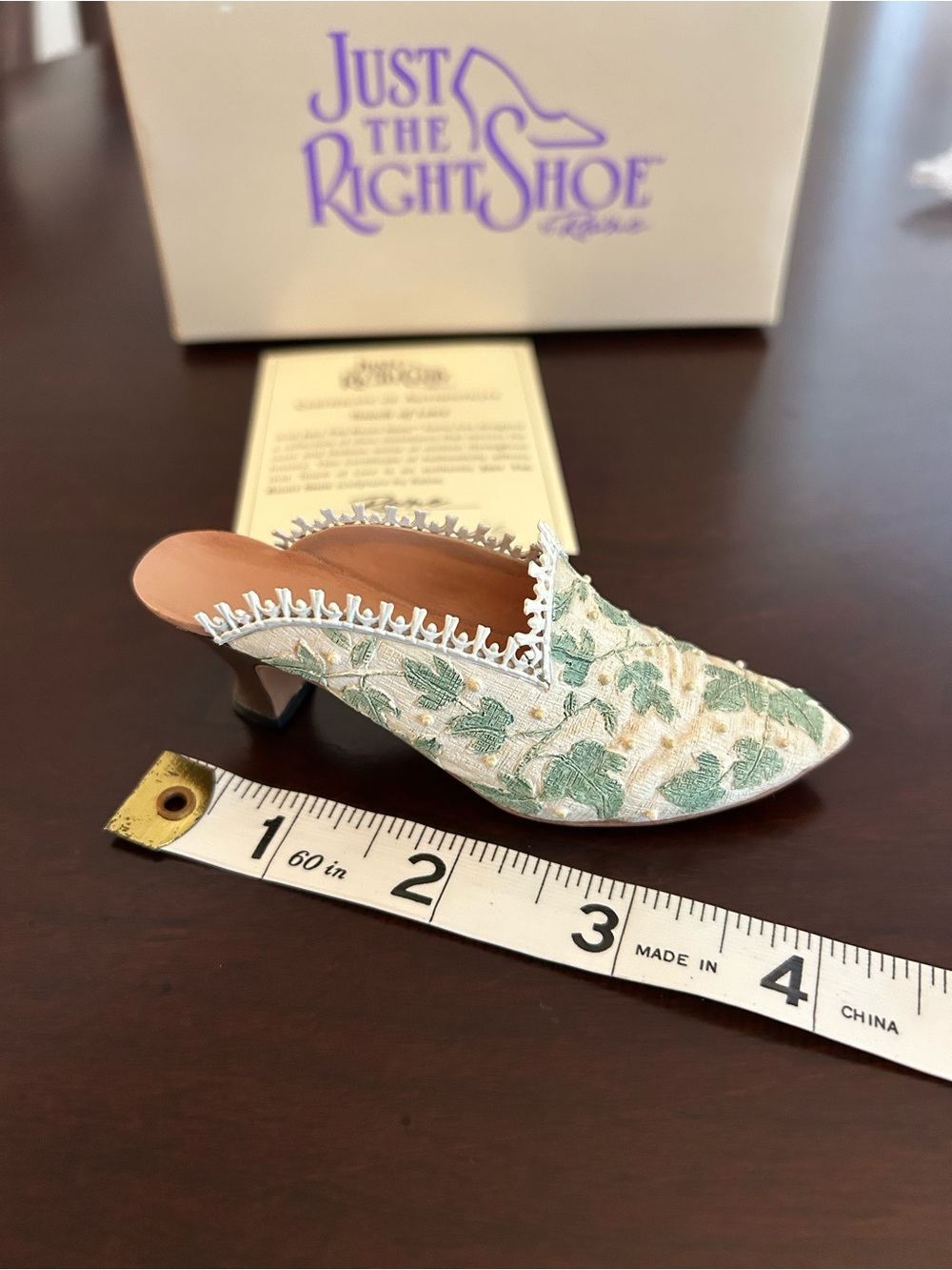 Just the Right Shoe, Touch of Lace. Vintage decor.